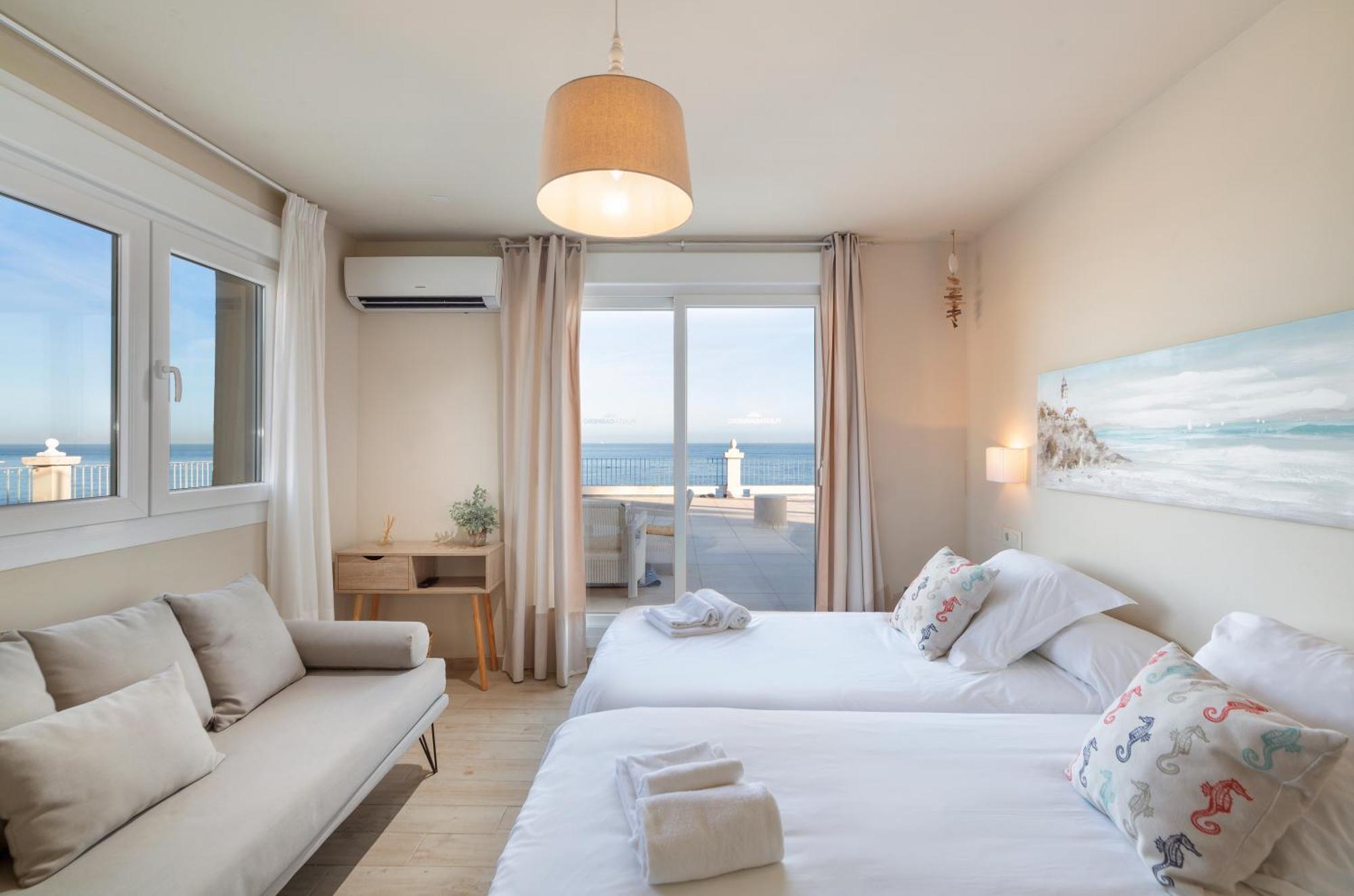 Punta Carnero Alojamiento Singular アルヘシラス エクステリア 写真