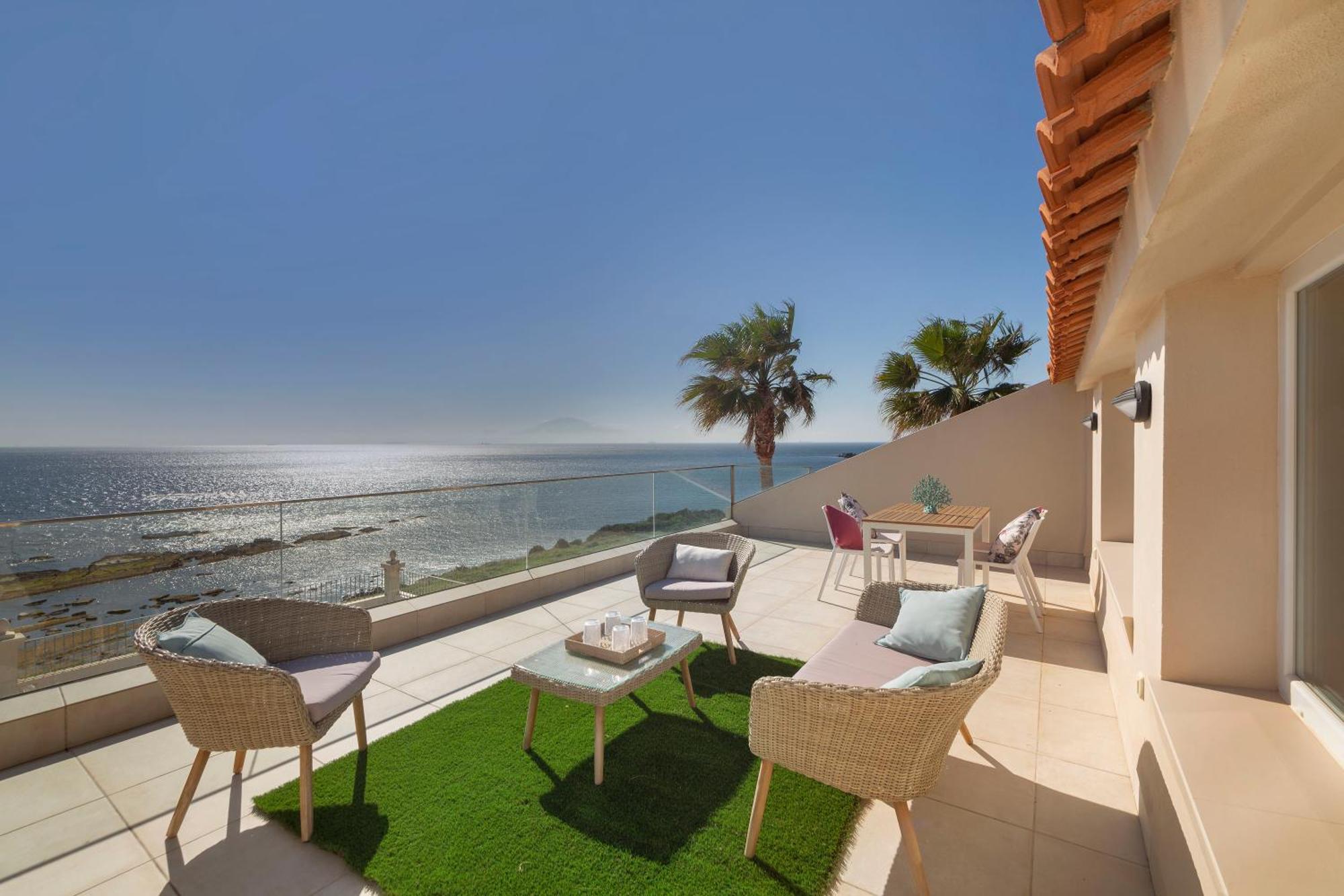 Punta Carnero Alojamiento Singular アルヘシラス エクステリア 写真